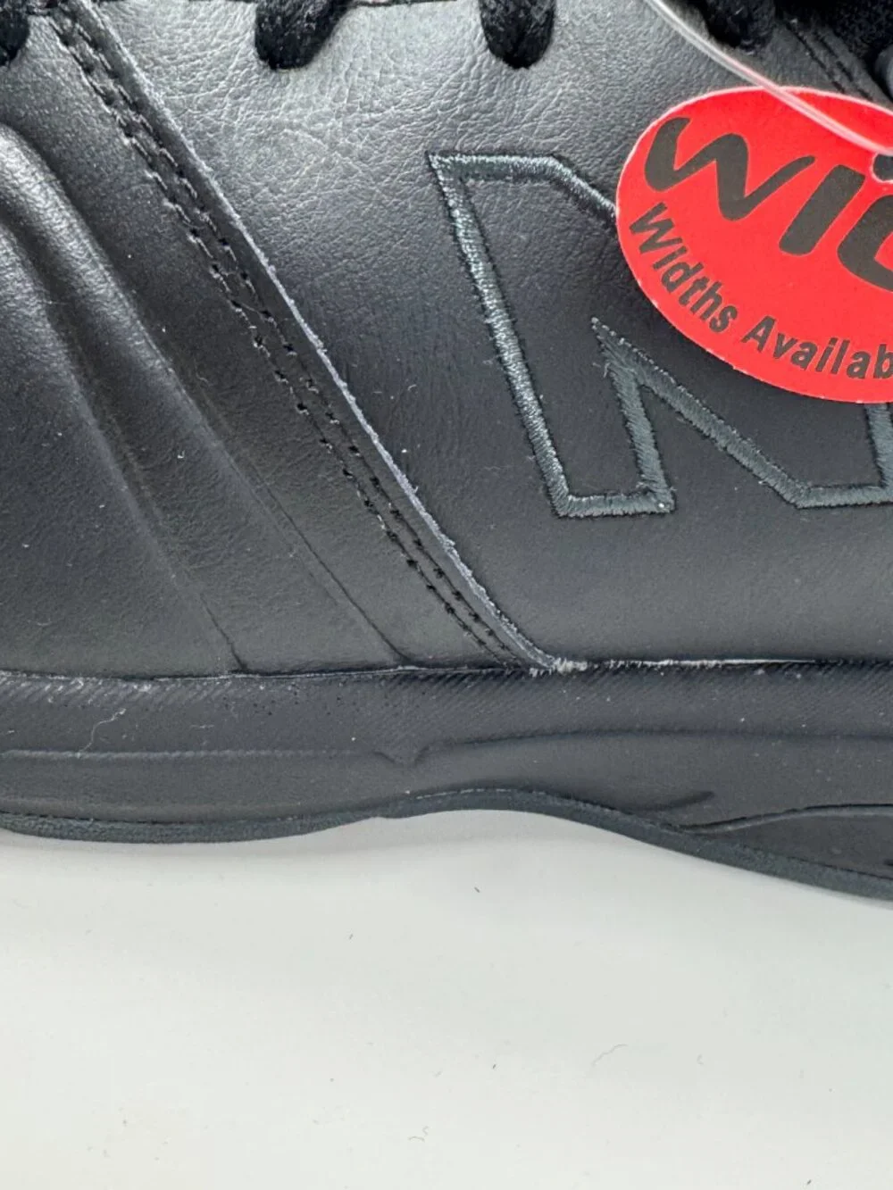 New Balance 813 Black Leather Walking Shoes Rollbar Wide 2E NWT 9.5